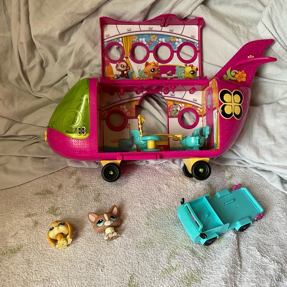 Littlest pet shop Airplane playset - Picture 1 of 9
